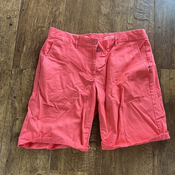 Khakis by GAP Boyfriend Roll-up Shorts - Picture 2 of 10